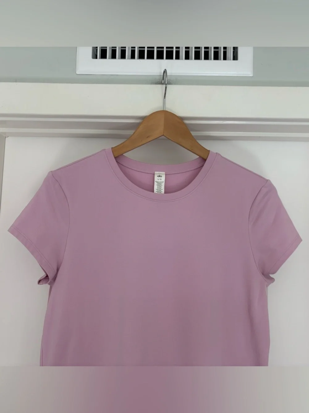 Alo Yoga Alosoft Finese Sugar Plum Pink Top L - Picture 3 of 7